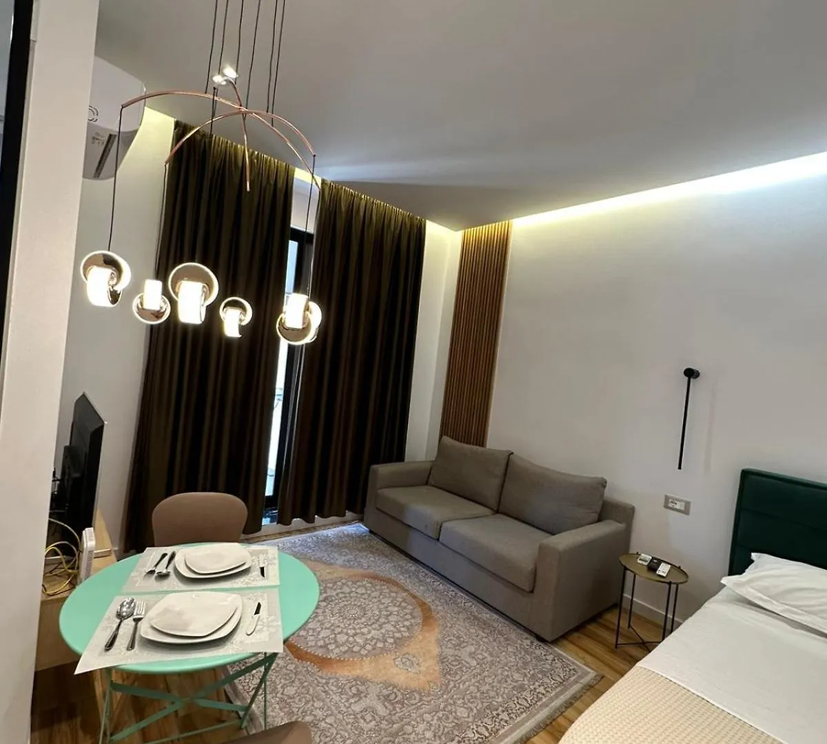 Sunset Studio Tiran